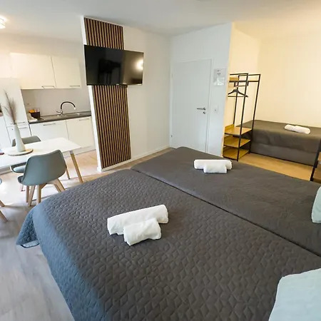 Immostay S#6 - Ferienwohnung, Wifi & Free Parking Naehe Mercedes Benz Διαμέρισμα