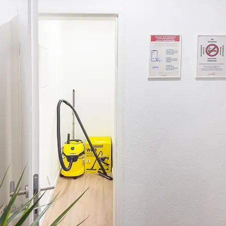 Immostay S#6 - Ferienwohnung, Wifi & Free Parking Naehe Mercedes Benz Apartman