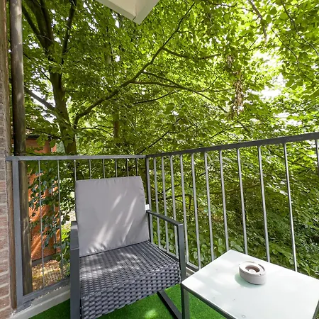 Immostay S#6 - Ferienwohnung, Wifi & Free Parking Naehe Mercedes Benz Apartman *