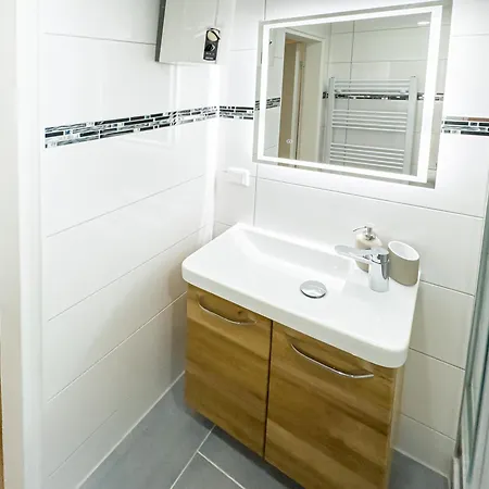Immostay S#6 - Ferienwohnung, Wifi & Free Parking Naehe Mercedes Benz * Bréma