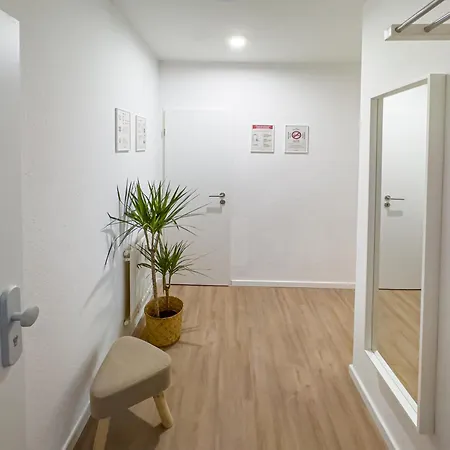 Immostay S#6 - Ferienwohnung, Wifi & Free Parking Naehe Mercedes Benz *